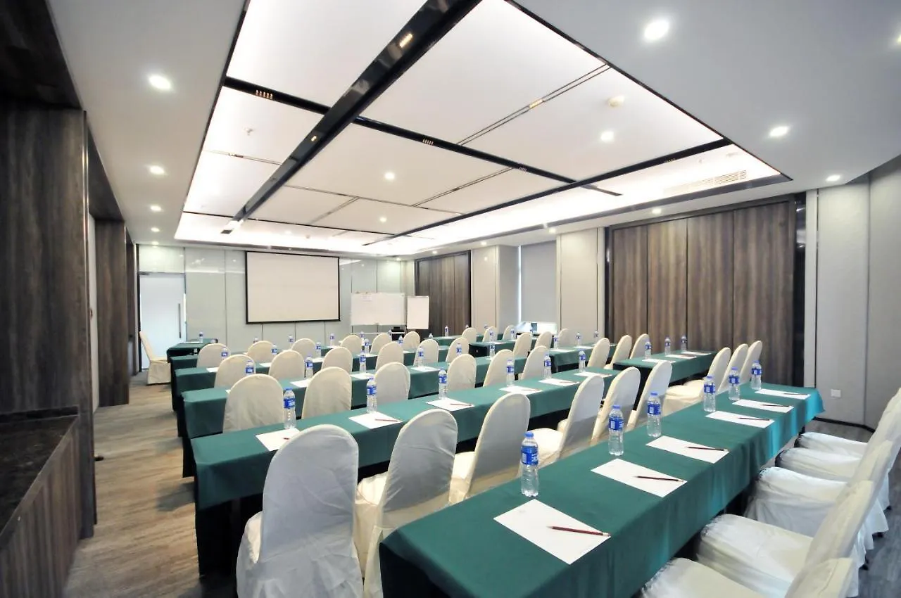 Gubei Garden Hotel Shanghai Hongqiao 4*,